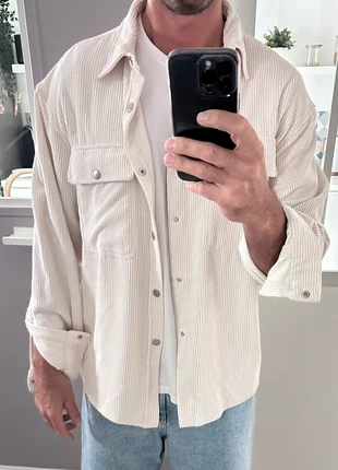 Surchemise beige en velours Zara, marque: Zara, état: Très bon état, taille: XL, 25,00 €, 26,95 € Protection acheteurs incluse