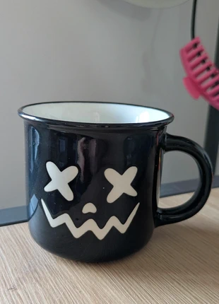 Black skull halloween mug, merk: halloween, staat: Nieuw zonder prijskaartje, € 6,00, € 7,00 inclusief Kopersbescherming