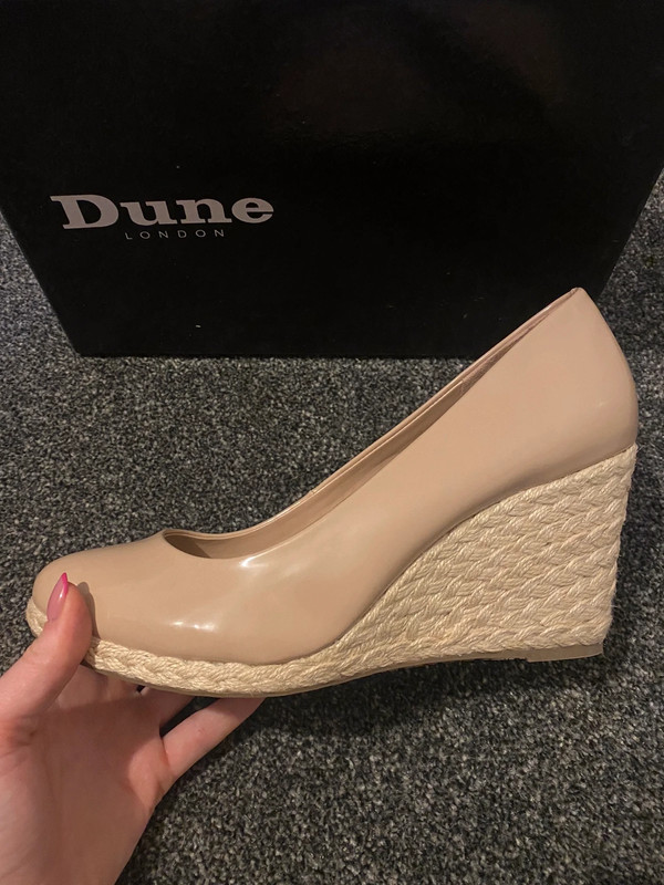 Nude patent clearance wedge