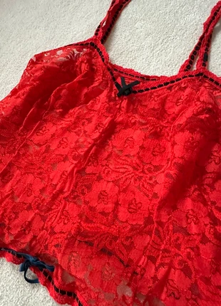 Red lace top new year's eve, merk: Vintage Dressing, staat: Nieuw zonder prijskaartje, maat: S / 36 / 8, € 15,00, € 16,45 inclusief Kopersbescherming