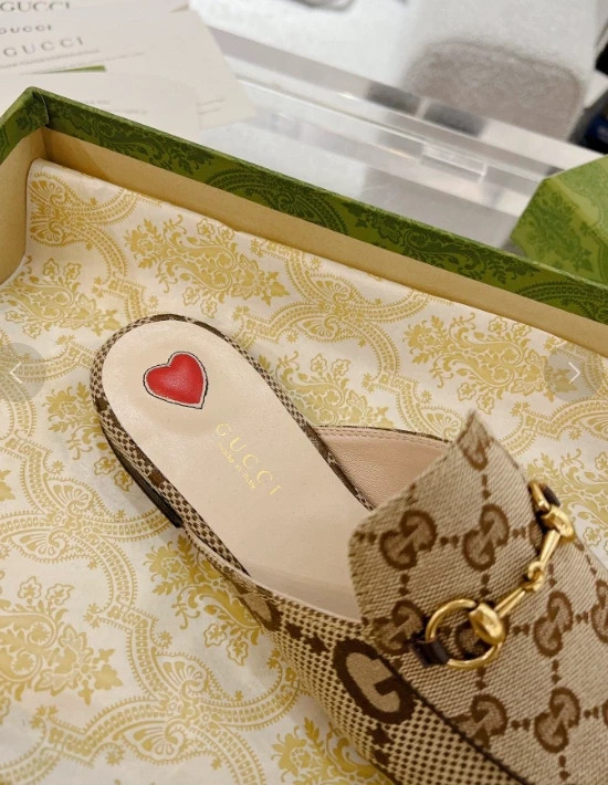 Порно секс клизма Әзірбайжан порно актрисасы