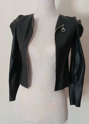 Jaqueta preta de couro feminina, outono inverno size 10anos, marca: Made In Italy, estado: Muito bom, tamanho: 10 anos / 140 cm, €6.00, €7.00 inclui Proteção do Comprador