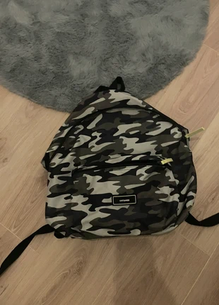 Sac à dos cartable camouflage, marca: Awesome, estado: Muy bueno, 5,00 €, 5,95 € Protección al comprador incluida