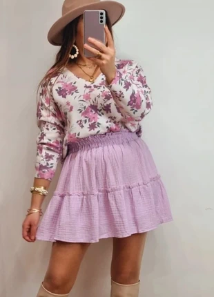 Magnifique pull fleurs lilas, merk: Boutique Parisienne, staat: Heel goed, maat: M / 38 / 10, € 35,00, € 37,45 inclusief Kopersbescherming Pro