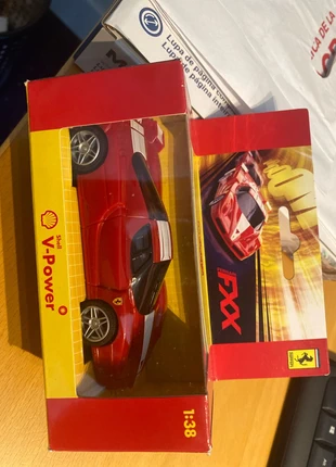 Shell Ferrari modellen 360 en FXX, merk: Shell, staat: Nieuw zonder prijskaartje, maat: 3 jaar / 98 cm, € 8,50, € 9,63 inclusief Kopersbescherming