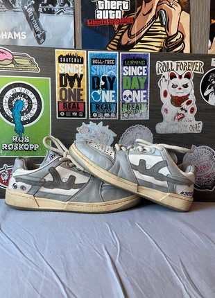 LostBoys X Vicinity Stormy Gray Lows, merk: Lost Boys x Vicinity, staat: Goed, maat: 42.5, € 22,00, € 23,80 inclusief Kopersbescherming