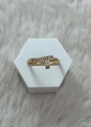 La Bague melissa ajustable, marque: R. Queen, état: Neuf sans étiquette, taille: Ajustable, 8,00 €, 9,10 € Protection acheteurs incluse