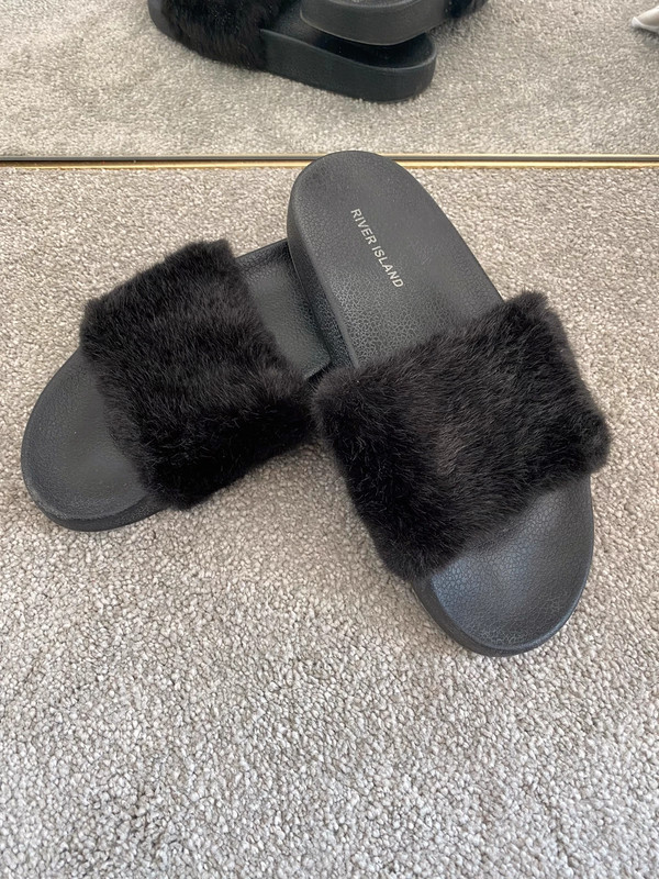 River Island black faux fur fluffy slides sandals size 6 Vinted