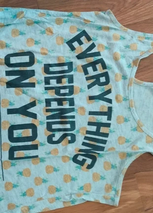 Top met quote, merk: Clockhouse, staat: Goed, maat: M / 38 / 10, € 1,00, € 1,75 inclusief Kopersbescherming