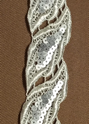 Dentelle française neuve. Largeur 5cm, longueur 7.20 mètres., brand: fabrication française, condizioni: Nuovo senza cartellino, €12.00, €13.30 include la Protezione acquisti