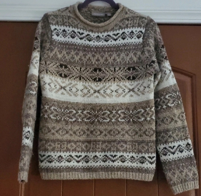 Croft and Barrow knit Sweater 1