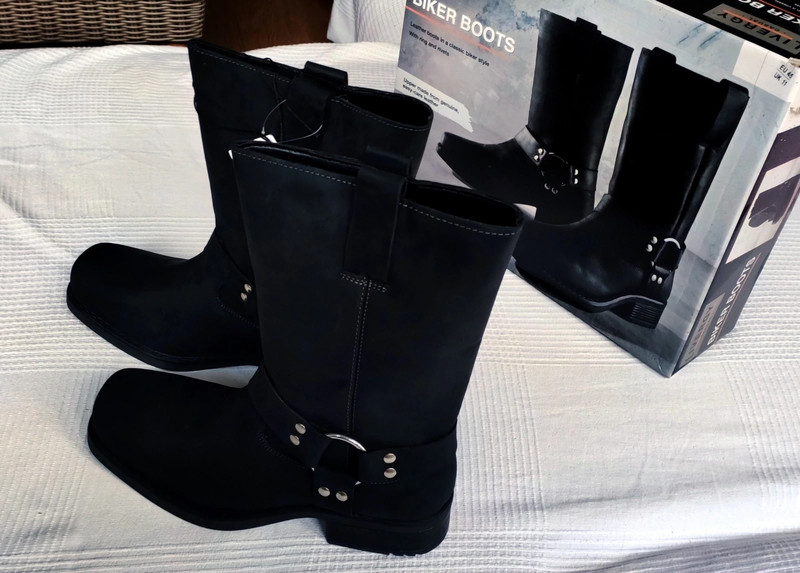 Livergy top biker boots