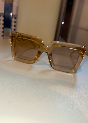 Golden colour fashion oversized sunglasses, brand: The Unbranded Brand, condition: New without tags, £5.99, £6.99 includes Buyer Protection