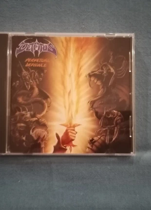Detritus – CD - Perpetual Defiance, état: Très bon état, 14,00 €, 15,40 € Protection acheteurs (Pro) incluse