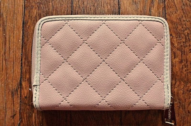 Juicy Couture Bi-Fold Multi Compartment Pink Wallet 2