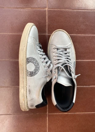 oliver cabell white italian sneakers size 40 navy shimmer circle detail new condition premium pair, marca: Oliver Cabell, estado: Nuevo sin etiquetas, tamaño: 40, 48,99 €, 51,44 € Protección al comprador incluida
