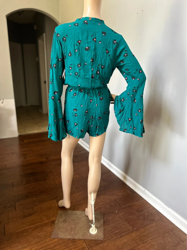 NWT BillaBong Teal Leopard Print Bell Sleeve Romper 4