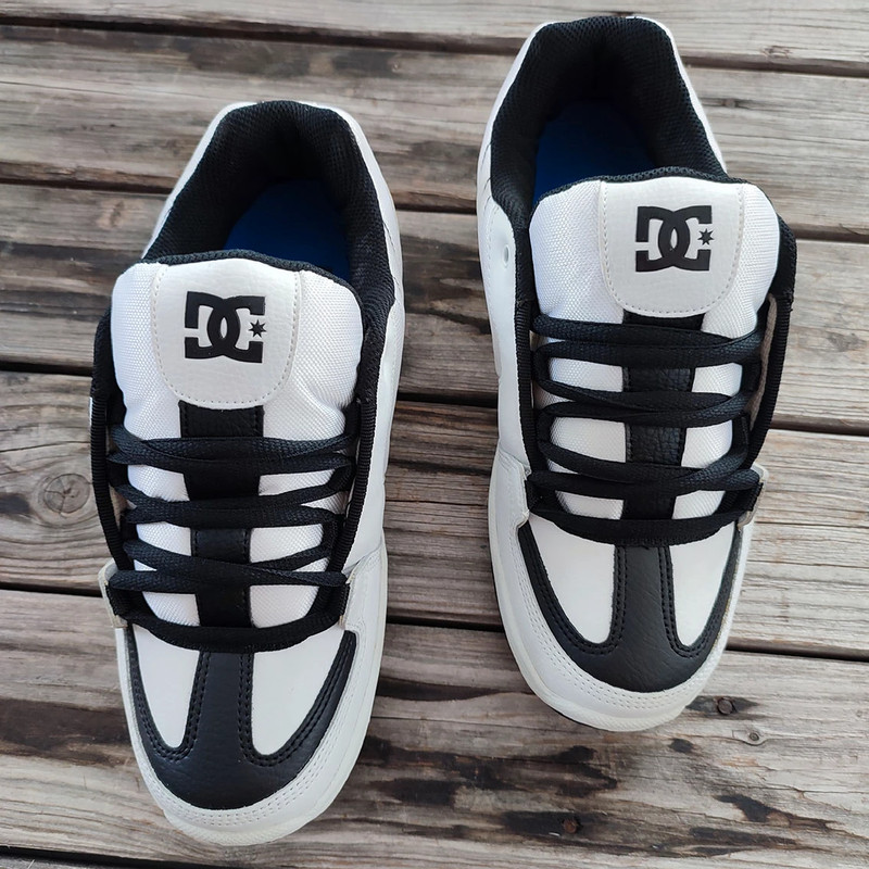 Basket annees 2000 vintage skateshoes DC Shoes Lyric 2white carbon taille 40 7.5us