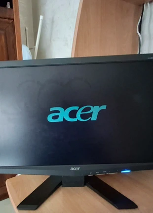 Lot écran d ordinateur et clavier souris, marque: Acer, état: Très bon état, 25,00 €, 26,95 € Protection acheteurs incluse