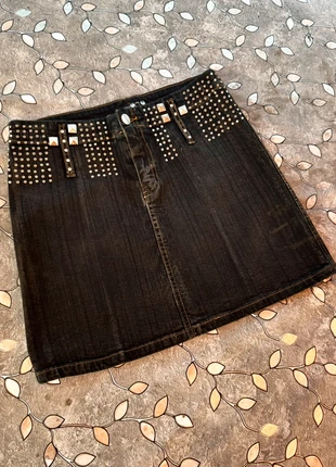 Gonna corta a vita regolare punk in denim nero con strass e borchie vintage y 2k, marke: Vintage Dressing, zustand: Sehr gut, größe: M / 38 / 10, 10,00 €, 11,20 € inklusive Vinted-Käuferschutz