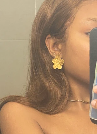 boucles d’oreilles dorée en forme de fleur, marke: Boutique indépendante, zustand: Neu, 10,00 €, 11,20 € inklusive Vinted-Käuferschutz