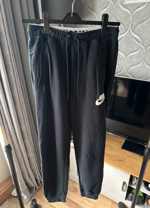 Black cuffed joggers, brand: Nike, condition: Very good, size: S / UK 8-10, £4.00, £4.90 includes Buyer Protection