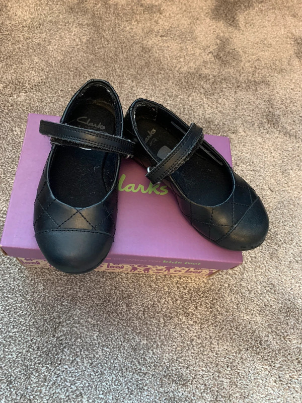 Clarks hot sale shoes 7g