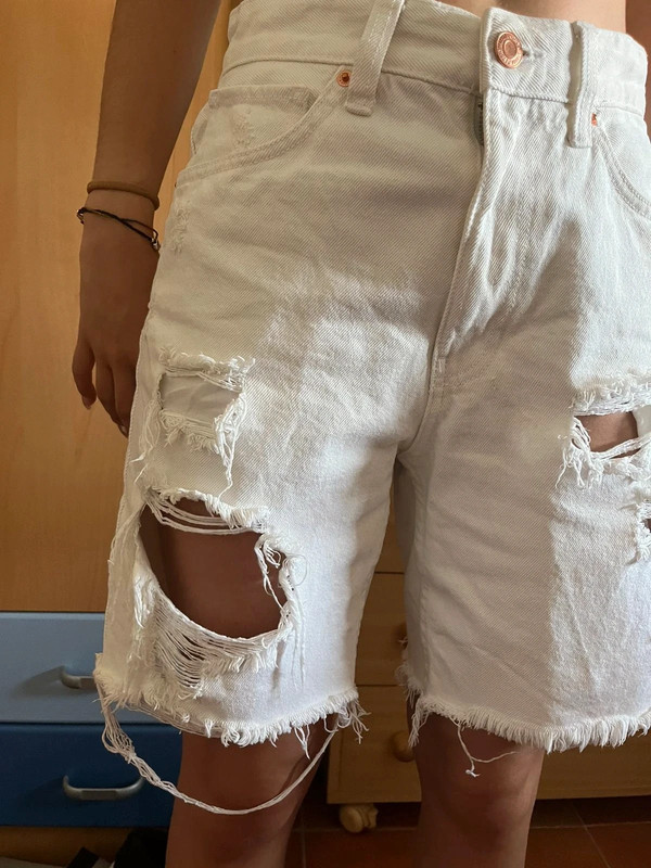 Bermudas rotas de Bershka Vinted