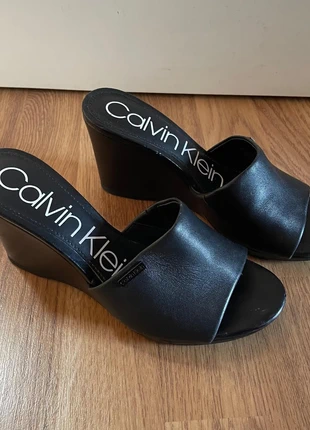 Calvin Klein Women’s Britta Wedge Sandals – Black – Size 36, marca: Calvin Klein, estado: Muy bueno, tamaño: 36, 39,00 €, 41,65 € Protección al comprador incluida