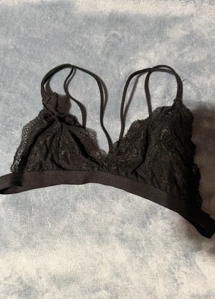 Cotton On Body Black Lace Strappy Bralette - Size L, marque: Cotton On, état: Très bon état, taille: L, 4,00 €, 4,90 € Protection acheteurs incluse