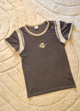 T-shirt Y2K crop aderente. Bershka Eur M Alert graphic, marque: Bershka, état: Très bon état, taille: M, 3,72 €, 4,61 € Protection acheteurs incluse