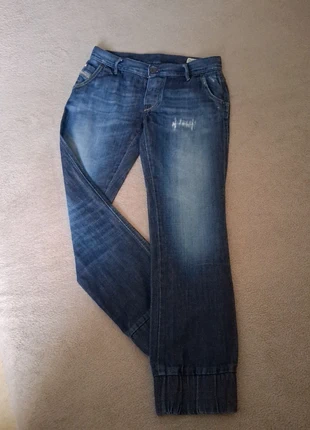 Jeans Diesel Joyze W26L32, brand: Diesel, condizioni: Ottime, taglia: S / IT 40 / EU 36, €15.00, €16.45 include la Protezione acquisti
