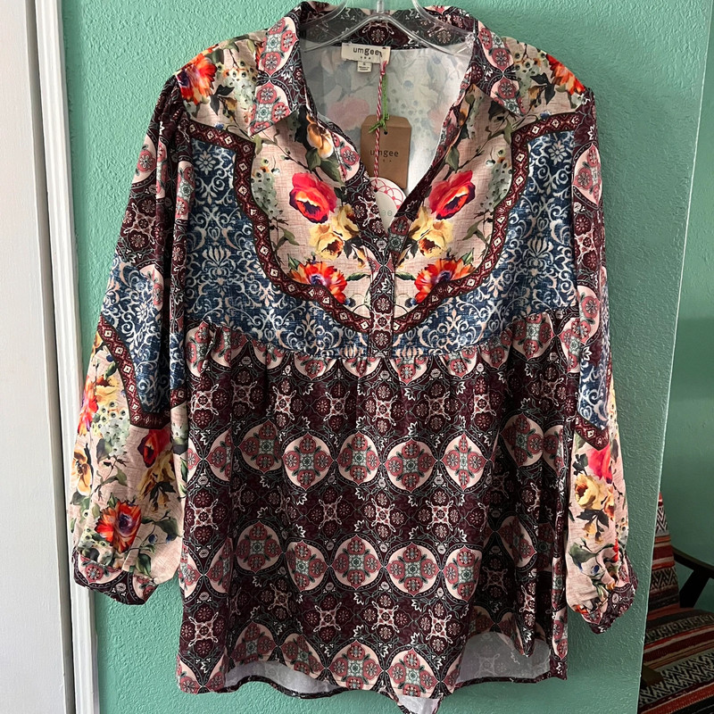 NWT Umgee small floral blouse 1