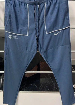 Pantalon Nike running technologia fast hybrid taille XL eu introuvable, brand: Nike, condizioni: Ottime, taglia: XL, €84.99, €89.94 include la Protezione acquisti