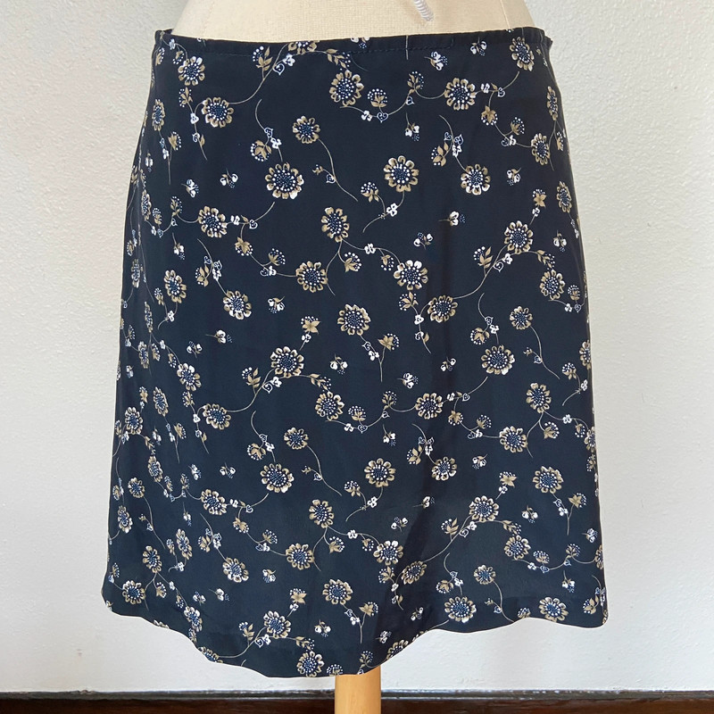 Vintage 90's Navy Blue Floral A-Line Skirt 4