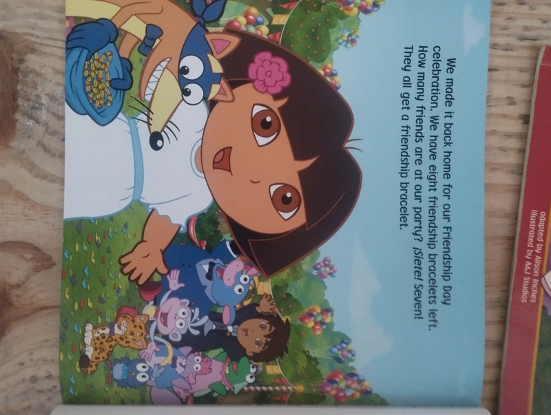 Set of 2 Dora the Explorer books