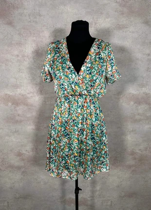 Robe fleurie courte Rue des Abbesses Noemie taille M 38 10, marque: Rue des Abbesses, état: Très bon état, taille: M / 38 / 10, 8,00 €, 9,10 € Protection acheteurs (Pro) incluse