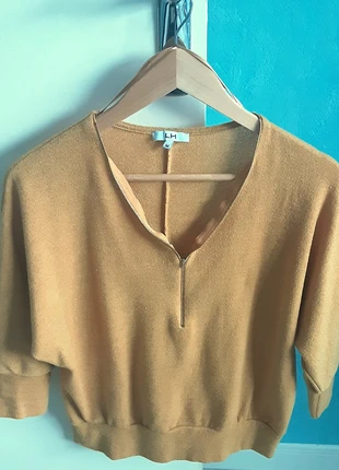 Haut jaune doré, brand: La Halle, condition: Good, size: M / 38 / 10, €1.00, €1.75 includes Buyer Protection
