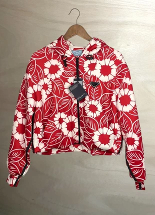 Veste coupe vent imperméable Prada rouge fleuri taille 38, brand: Prada, condition: New with tags, size: M / 38 / 10, €690.00, €725.20 includes Buyer Protection Pro