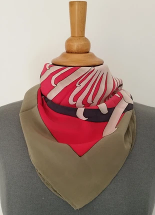 Foulard ancien thème oiseaux noir et blanc, marque: Vintage Silk Scarf, état: Très bon état, 25,00 €, 26,95 € Protection acheteurs (Pro) incluse