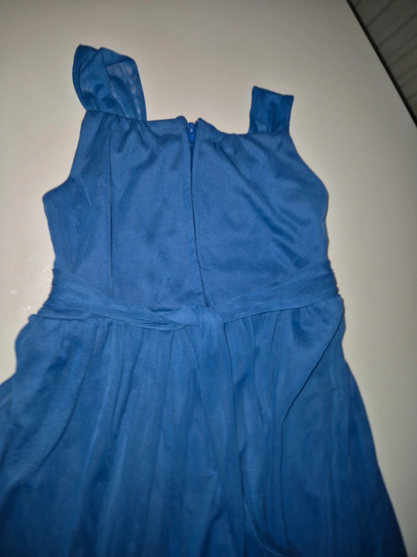 Śliczne niebieska sukienka na siedem osiem lat 5