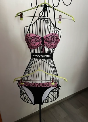 Maillot de bain imprimé léopard rose et noir, marque: Lingerie Land, état: Très bon état, taille: M / 38 / 10, 4,00 €, 4,90 € Protection acheteurs incluse