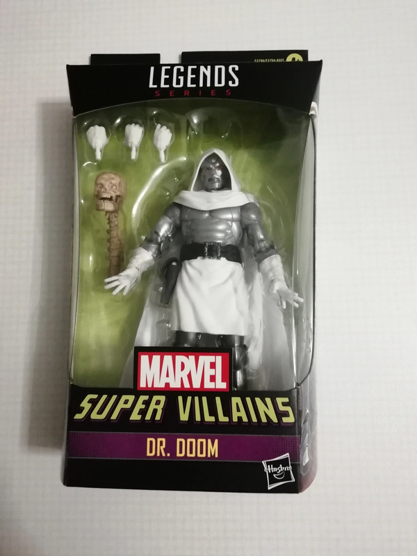 Action figure Dr. Doom Super Villains Hasbro Marvel Legends 1