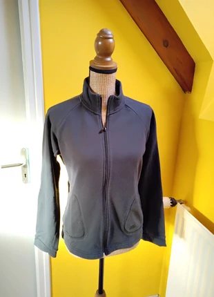 Sweat noir adidas taille M poches sur les côtés, merk: adidas, staat: Heel goed, maat: M / 38 / 10, € 5,00, € 5,95 inclusief Kopersbescherming