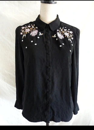 Blouse col claudine fleurs roses & cerisiers, marque: Mint & Berry, état: Très bon état, taille: XS / 34 / 6, 10,00 €, 11,20 € Protection acheteurs incluse