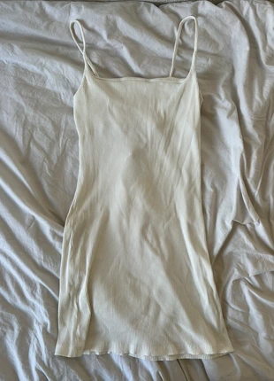 Robe courte été femme, marque: Bershka, état: Très bon état, taille: L / 40 / 12, 3,00 €, 3,85 € Protection acheteurs incluse