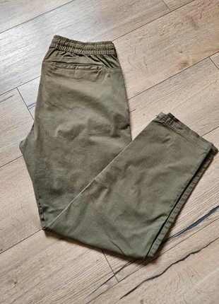 Chinos Lefties court vert Kaki taille M, marque: Lefties, état: Très bon état, taille: M, 5,00 €, 5,95 € Protection acheteurs incluse