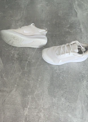 Nike Air Max Bella TR 5 - Baskets blanches femme (37.5), brand: Nike, condition: Very good, size: 37.5, €25.00, €26.95 includes Buyer Protection