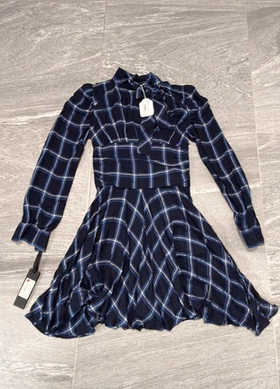 Robe Pinko bleu et noire – Taille 40 – Neuve avec étiquette, merk: Pinko, staat: Nieuw met prijskaartje, maat: L / 40 / 12, € 100,00, € 105,70 inclusief Kopersbescherming