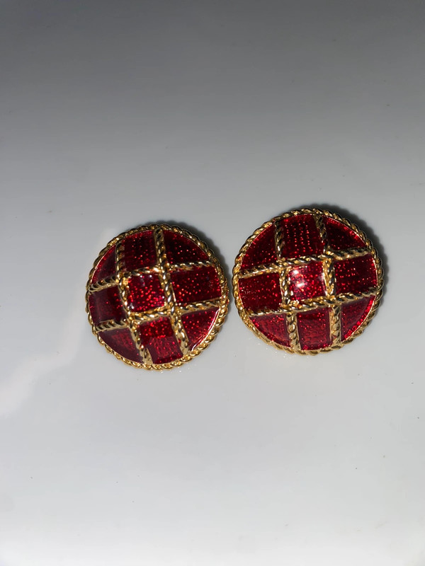 Vintage goldtone metal round dome chunky pierced earrings red enamel 3